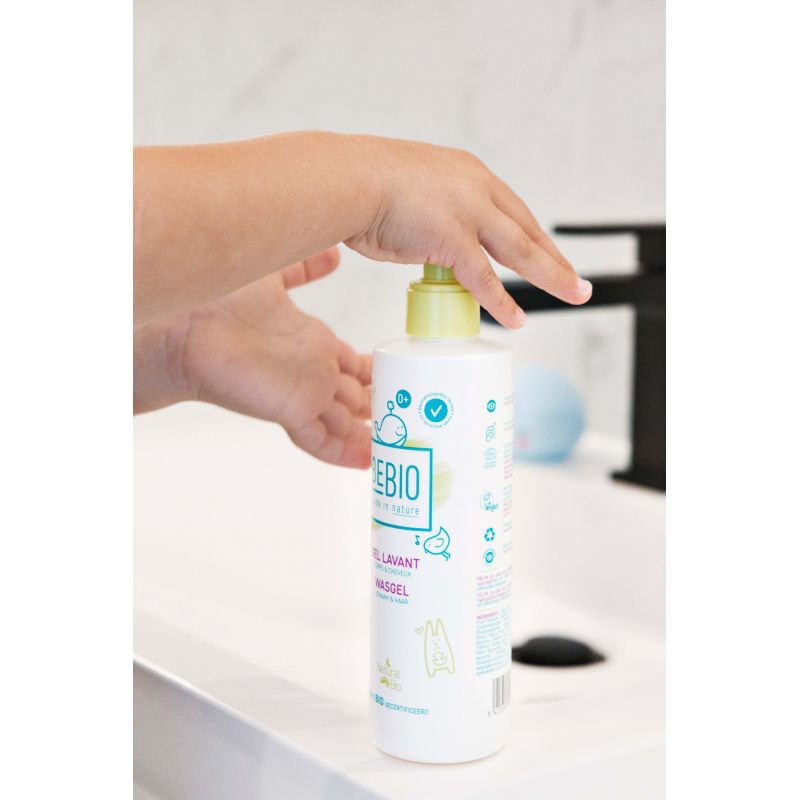 Gel Lavant Bio Pour Bebe Corps Et Cheveux 250 Ml Le Petit Zebre